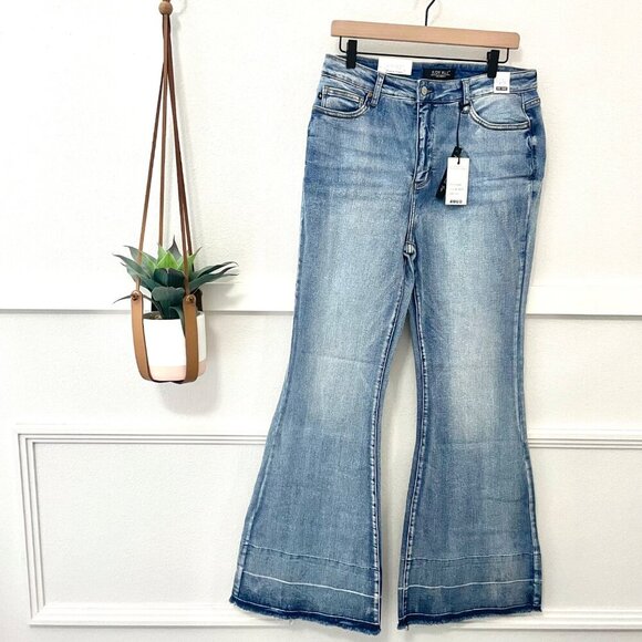 NWT Judy Blue Summer Days High Rise Tummy Control Top Flare Medium Blue 15/32 - Picture 2 of 9